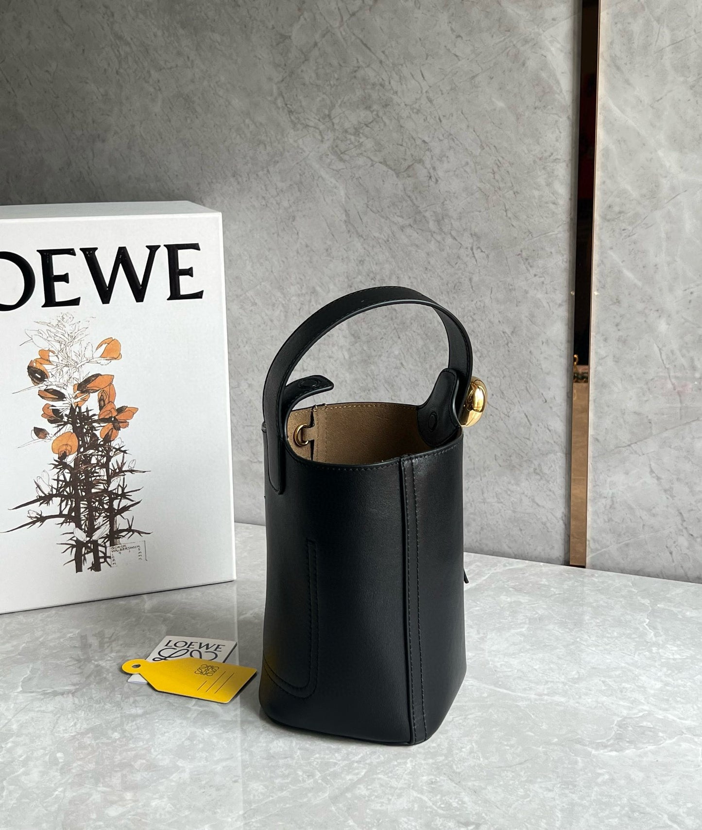 Loewe Pebble Bucket Bag(16x16x19.5cm)
