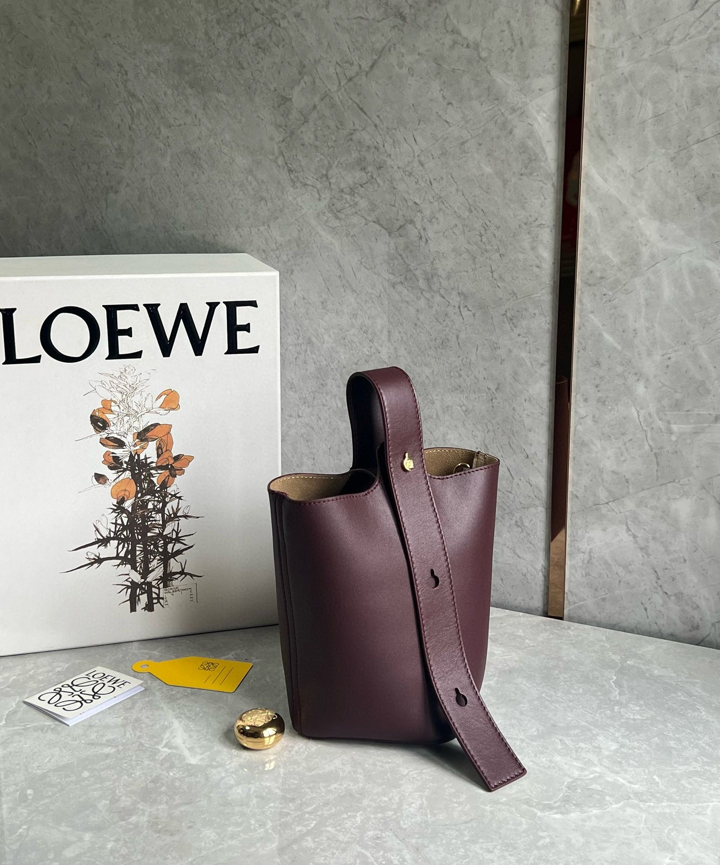 Loewe Pebble Bucket Bag(16x16x19.5cm)