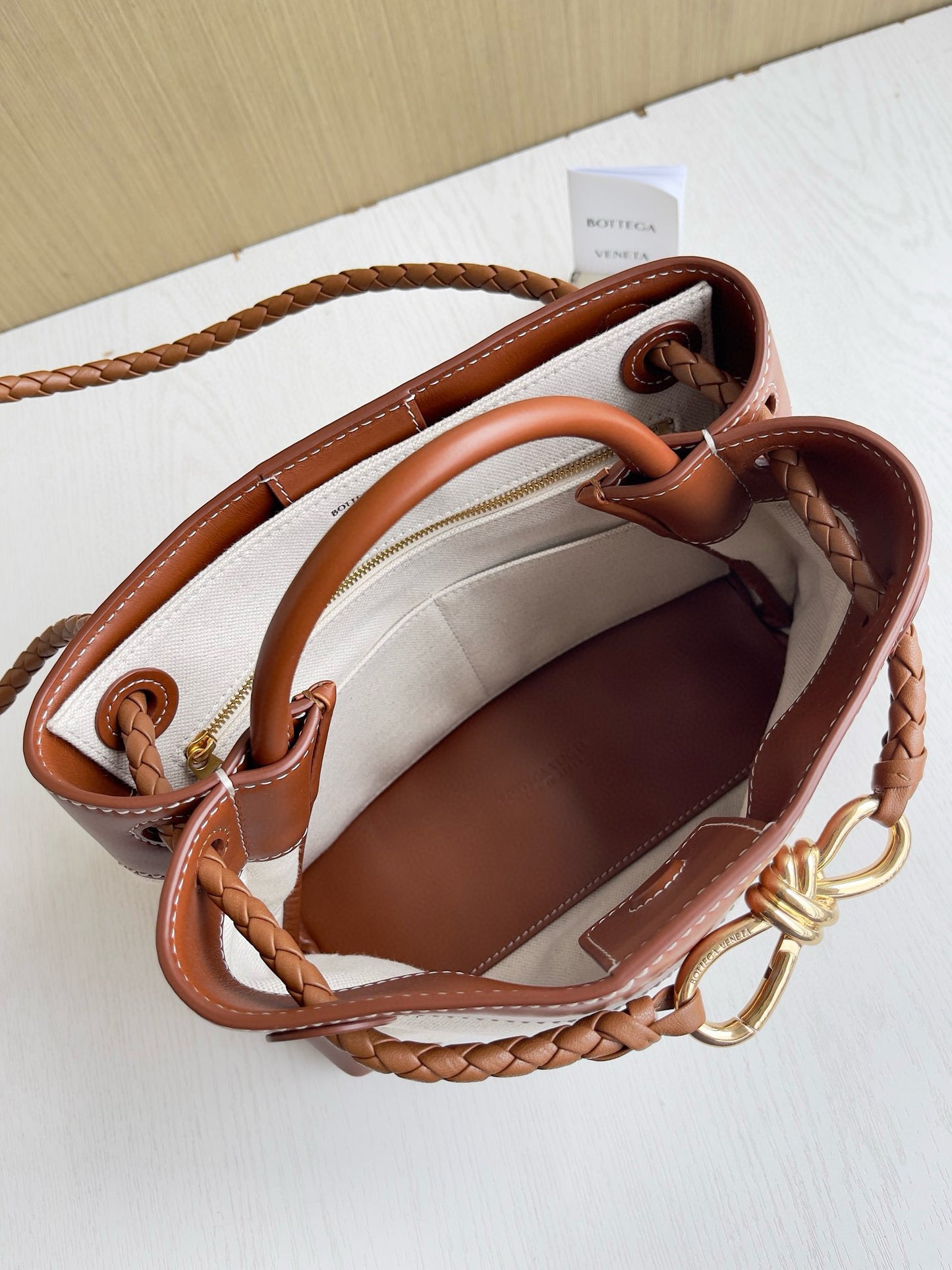 BV Andiamo Bag 25x22x10.5cm