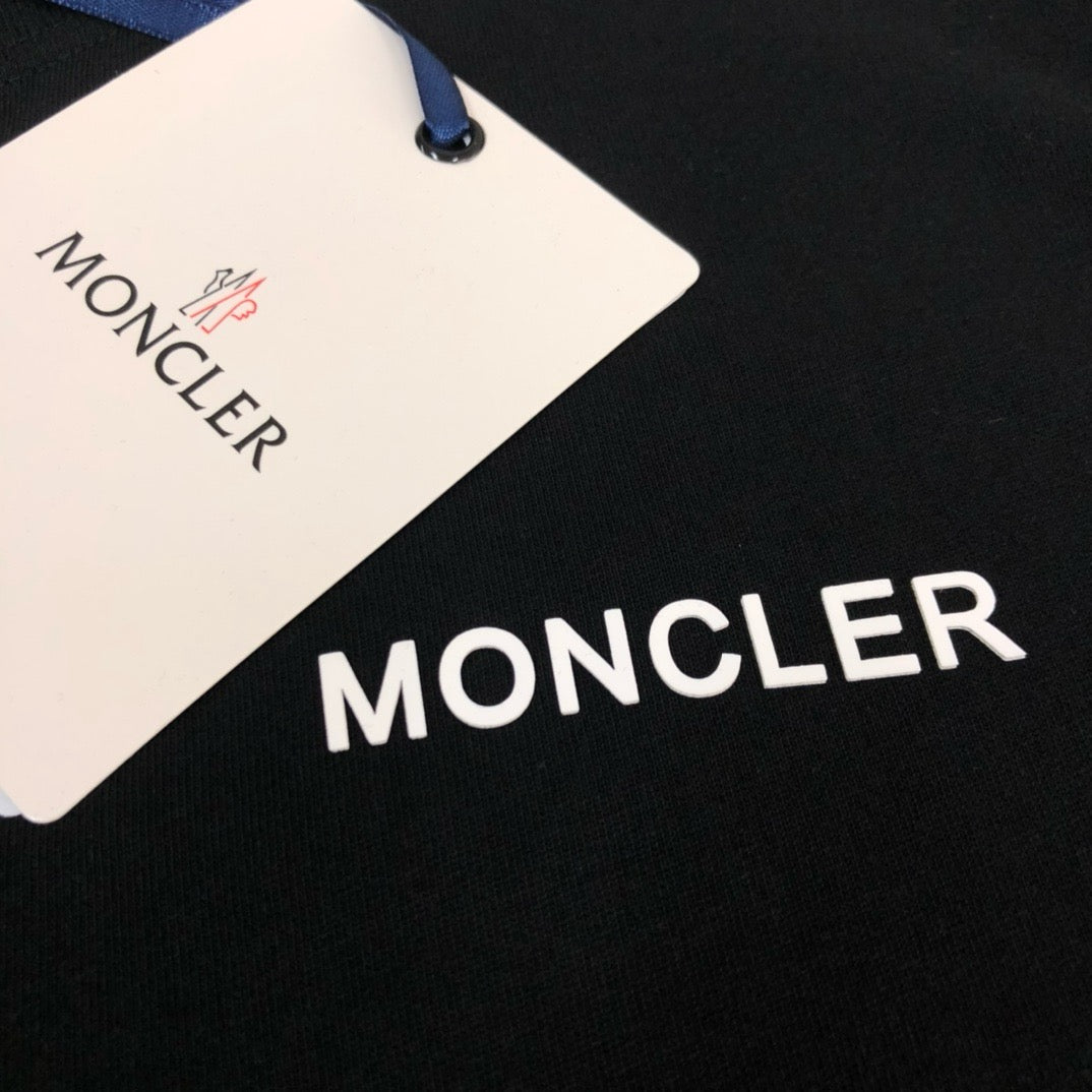 Moncler T-shirt