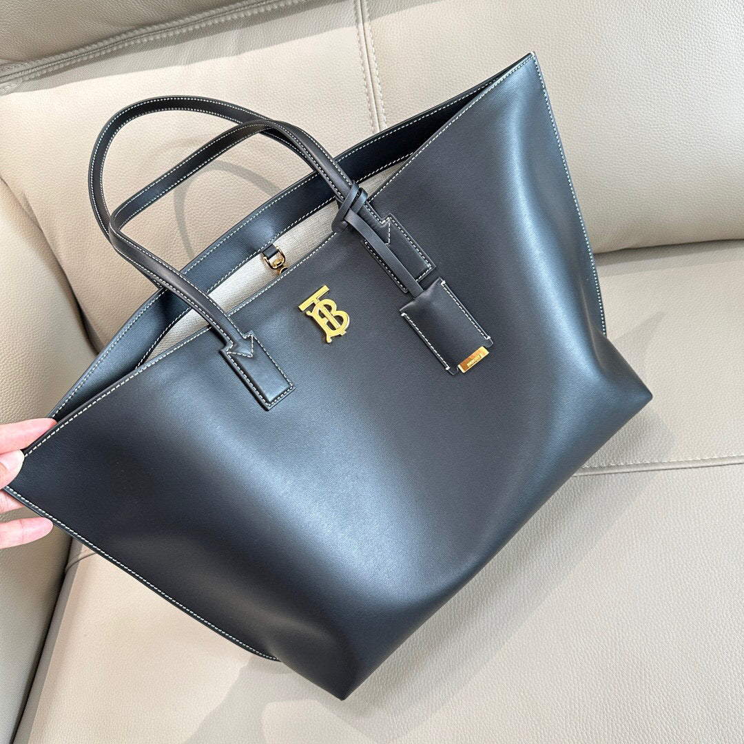Burberry Tote