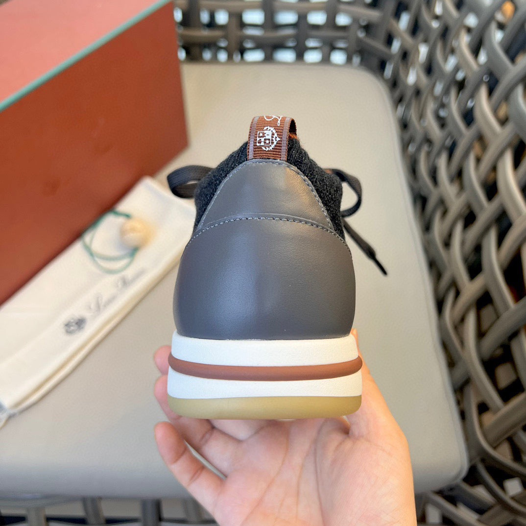 LP Sneakers