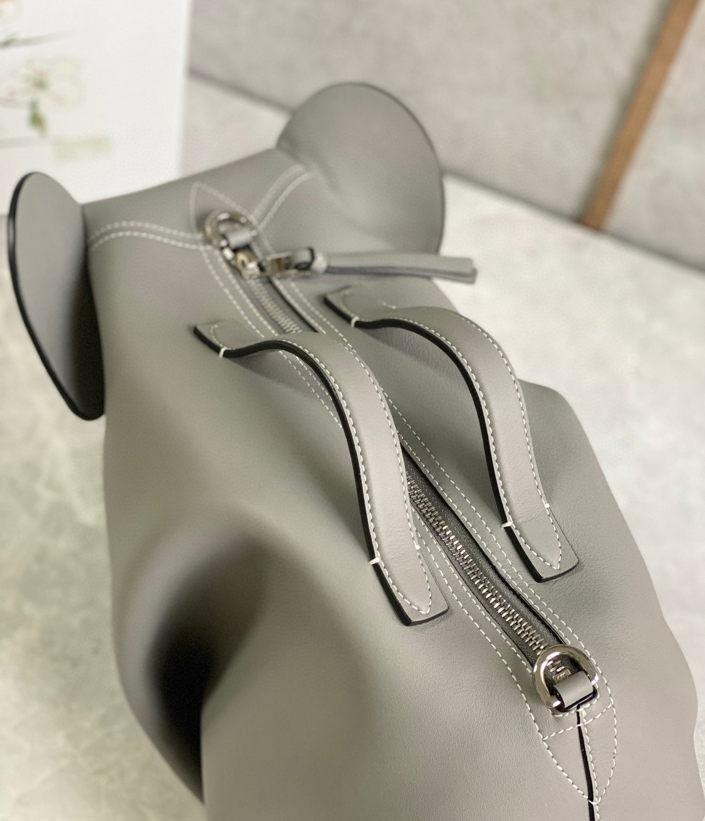 Loewe Elephant Shoulder Bag(35x16x23cm)