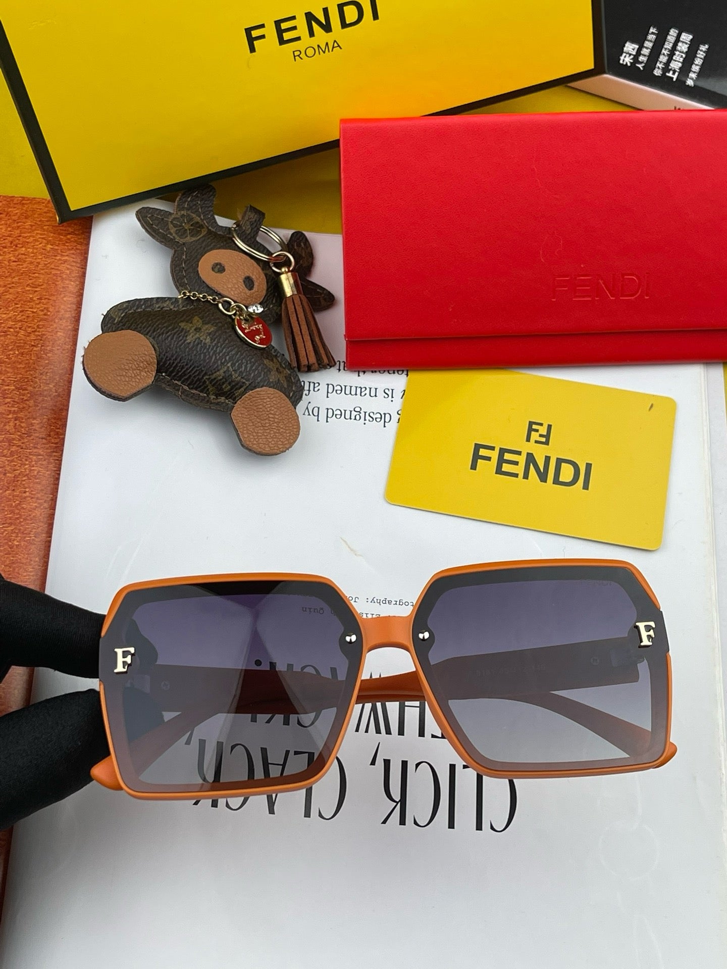 gafas de sol fendi