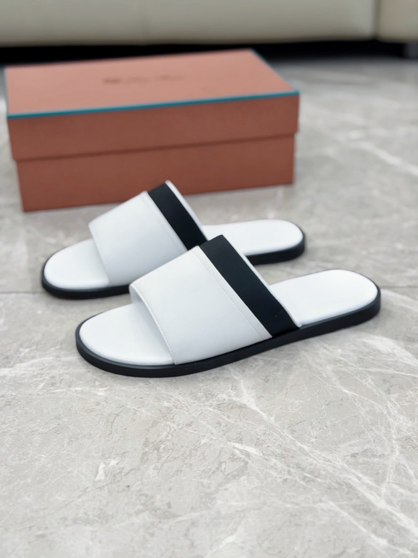 LP Sandals