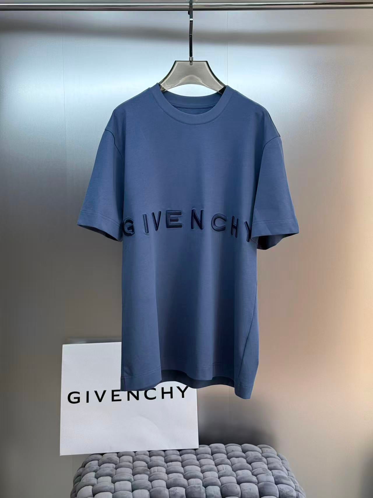 Givenchy T-Shirt