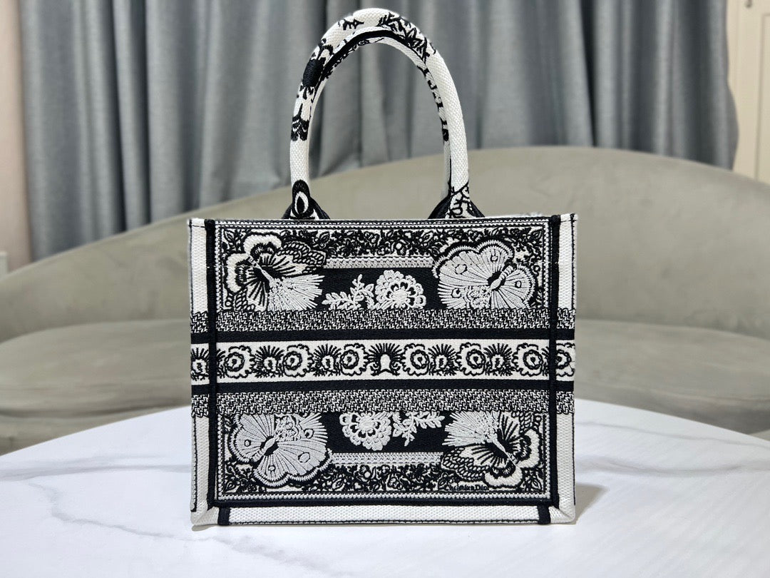 Dior Book Tote (26.5cm)