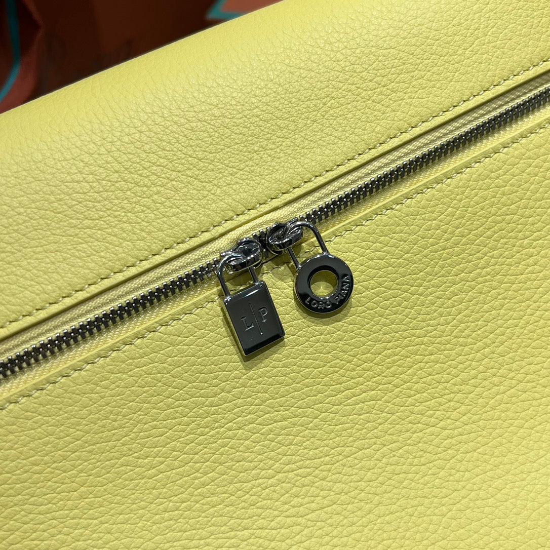 LP Extra Pocket L27 Handbag