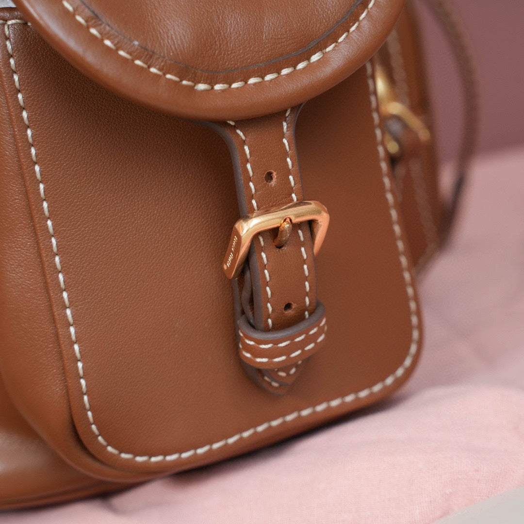 Miu Miu Backpack 22x18x11.5cm