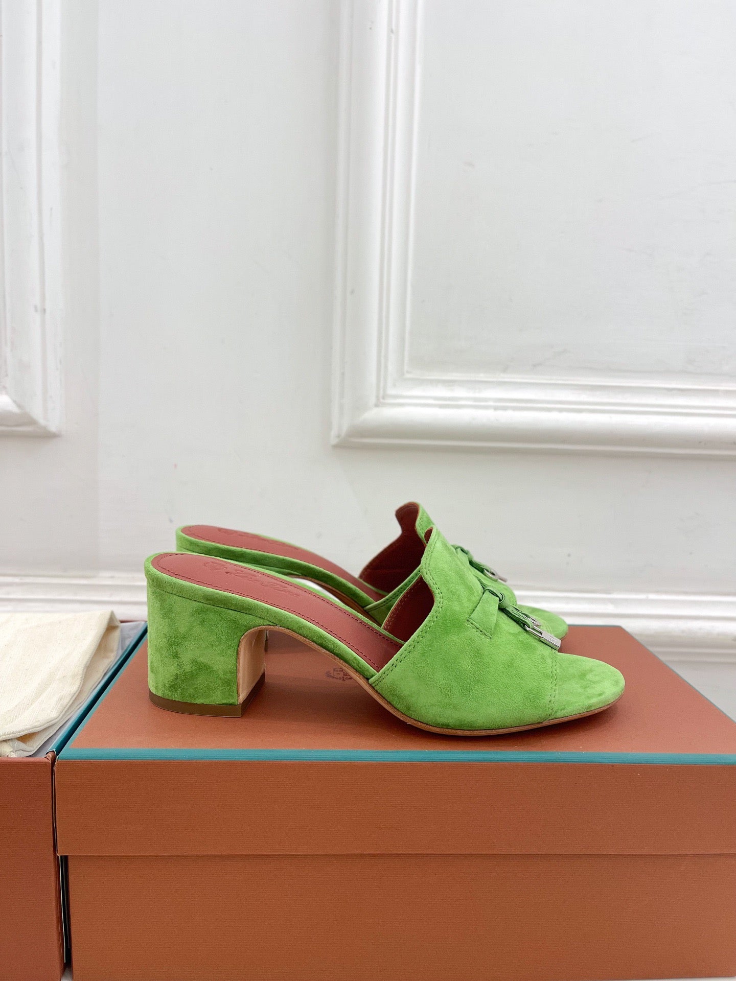 LP Sandals
