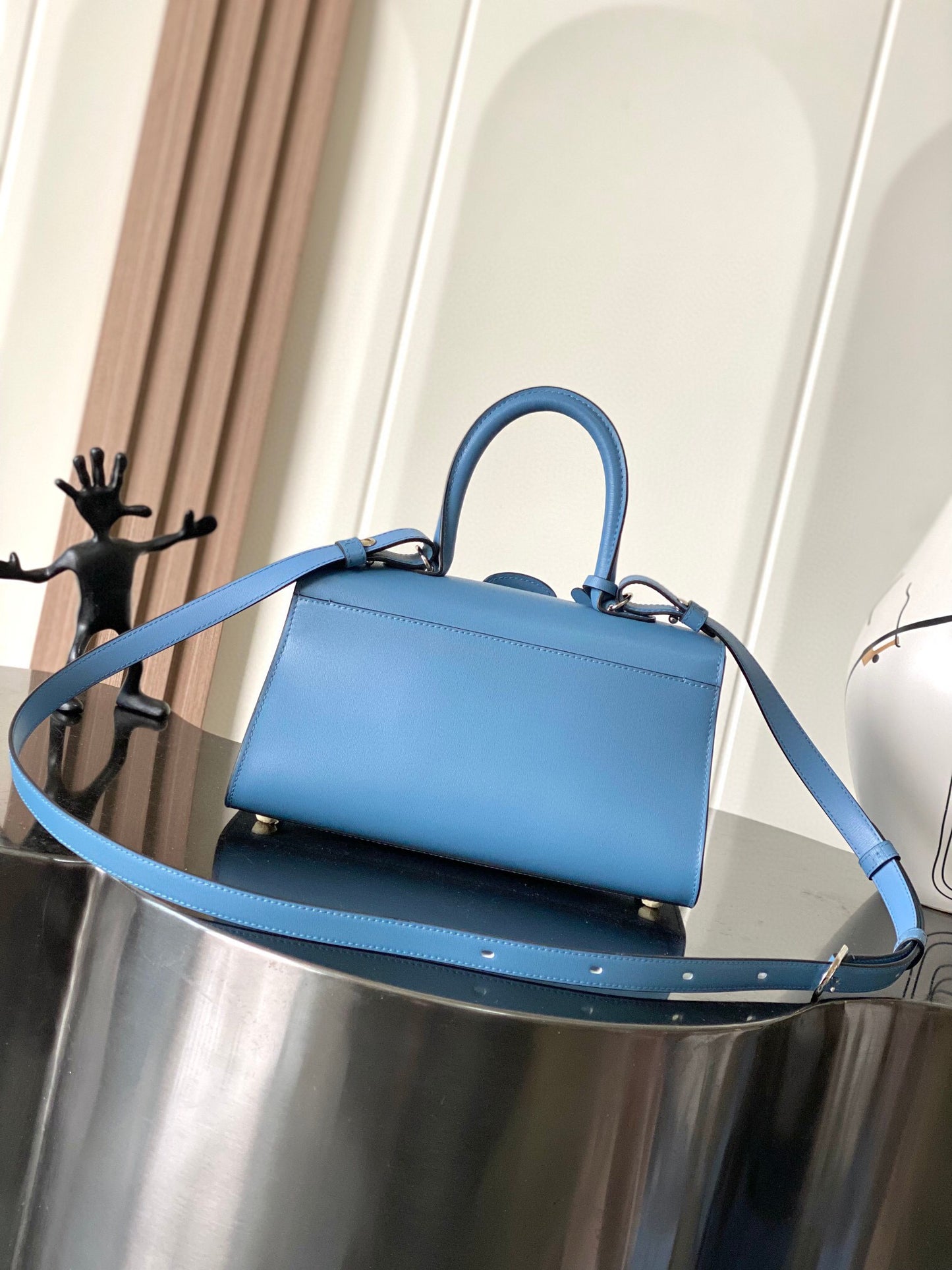 Delvaux Sling Bag (28*12*16cm)