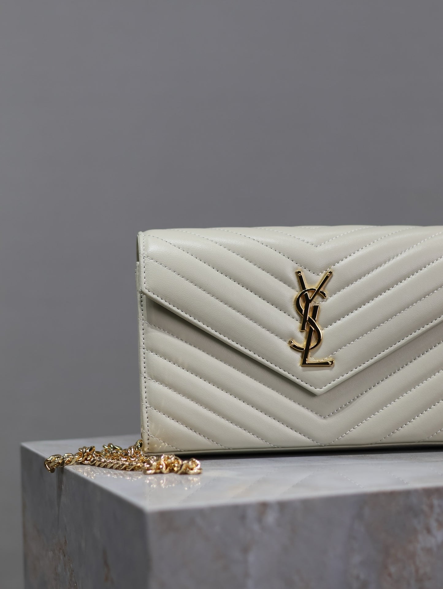 YSL Envelope 22.5