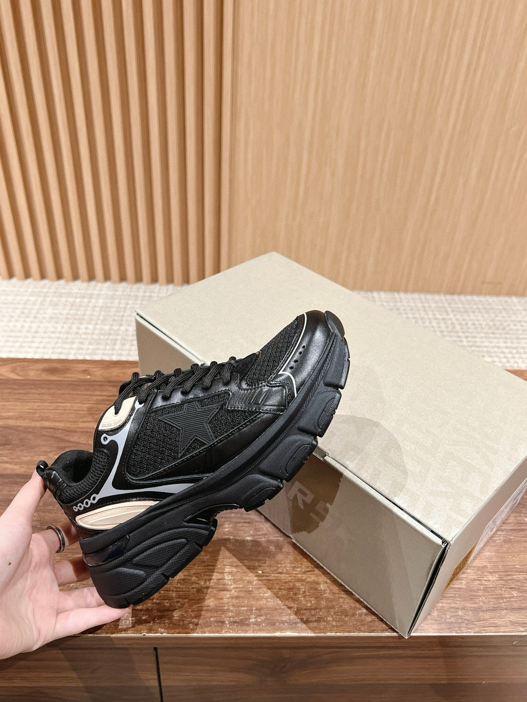 Golden Goose Sneaker