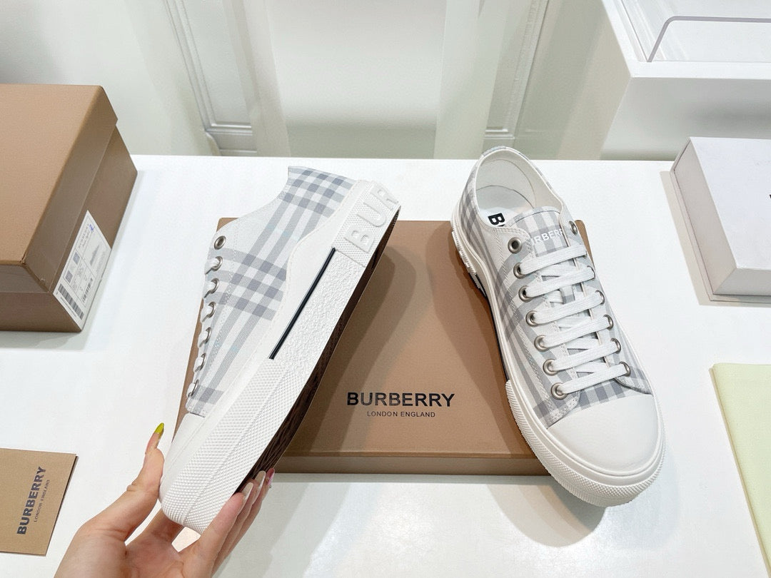 Burberry Sneakers