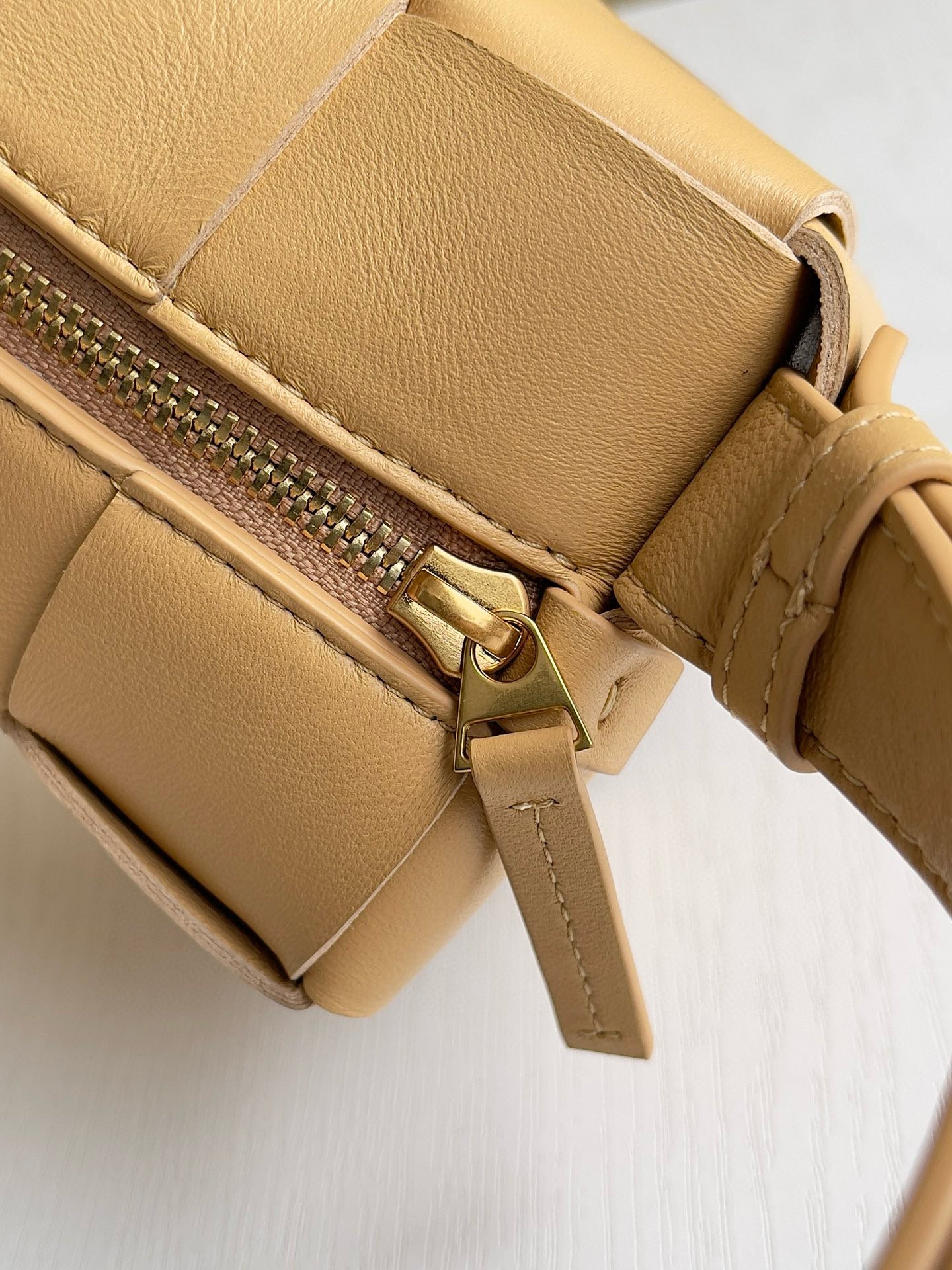 BV Intrecciato Cassette Bag