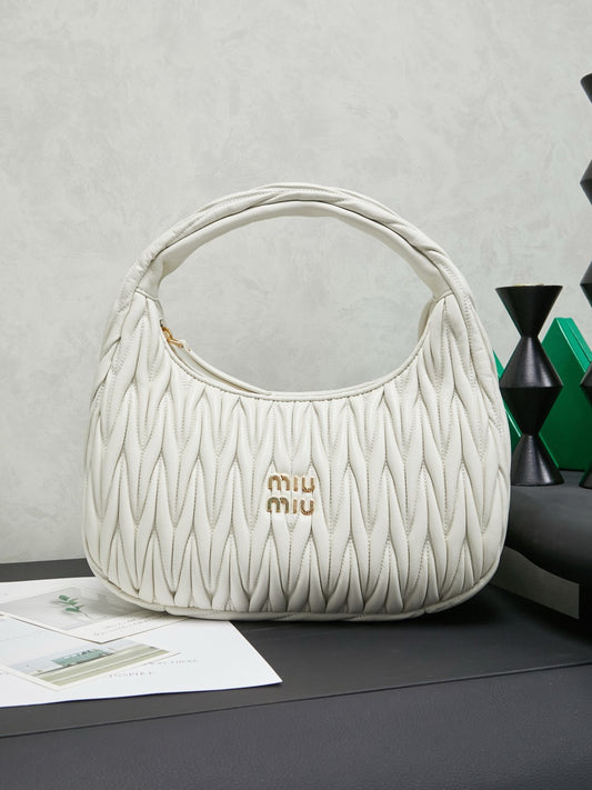 Miu Miu Wander Bag 29x24x10cm