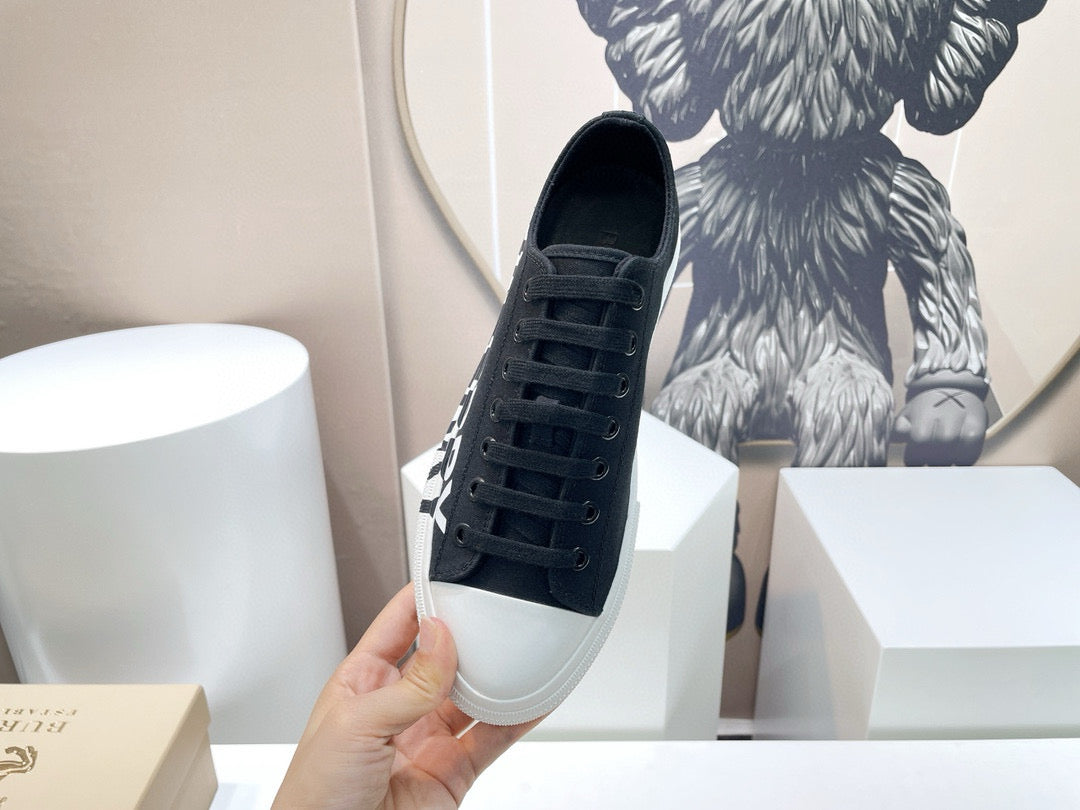 Burberry Sneakers