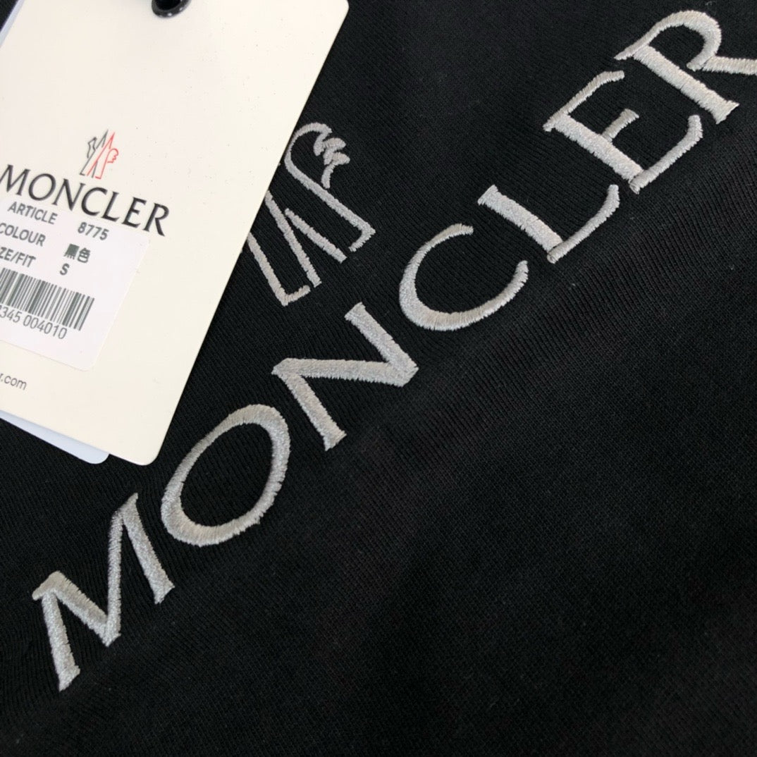 Moncler T-shirt