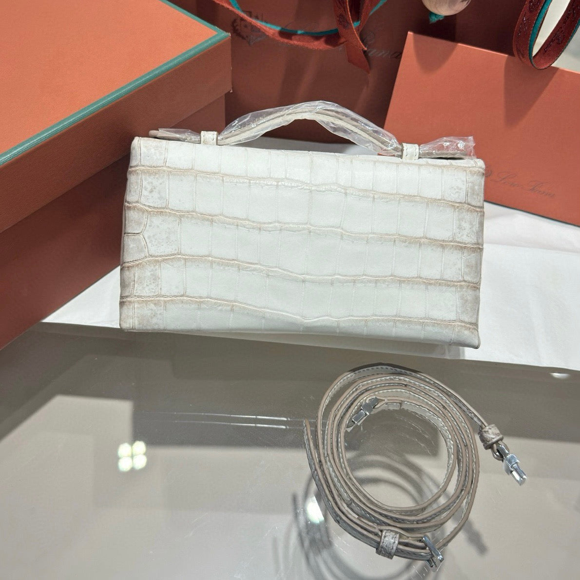 LP Extra Pocket L19 Handbag