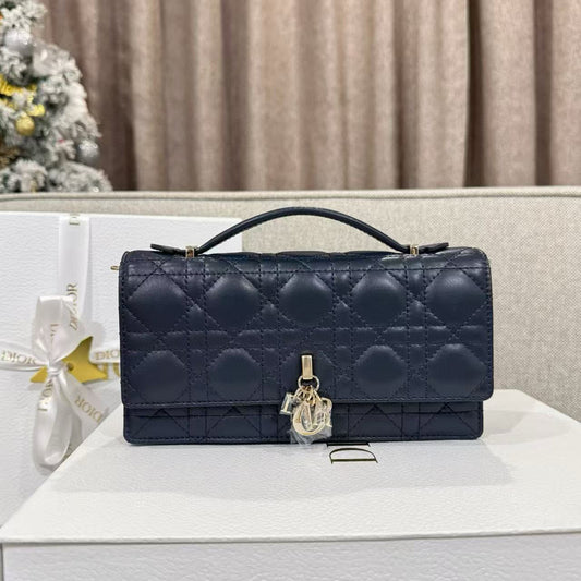 Dior WOC