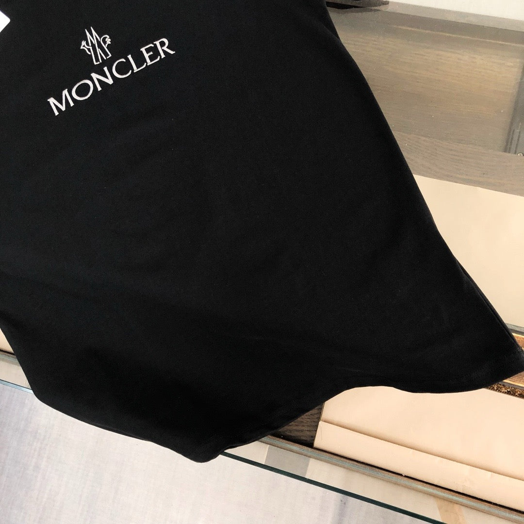 Moncler T-shirt