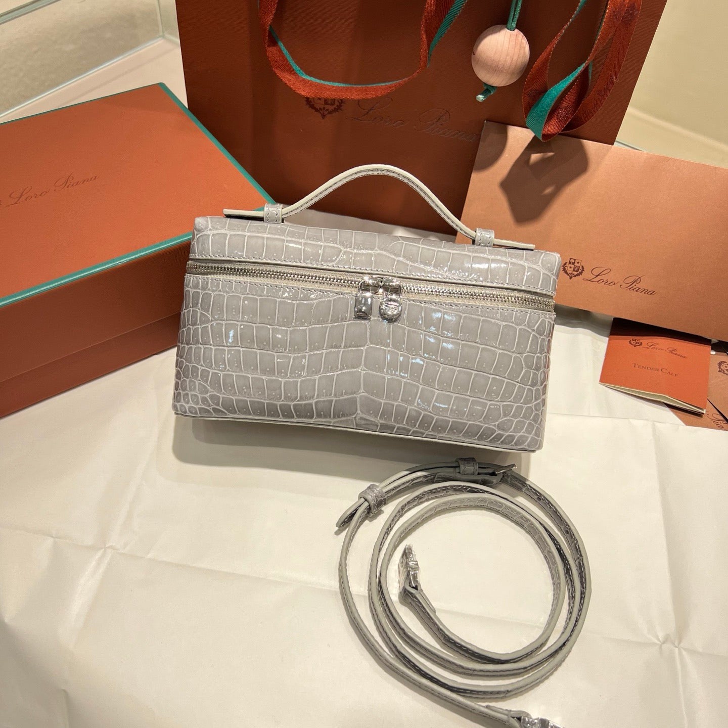 LP Extra Pocket L19 Handbag