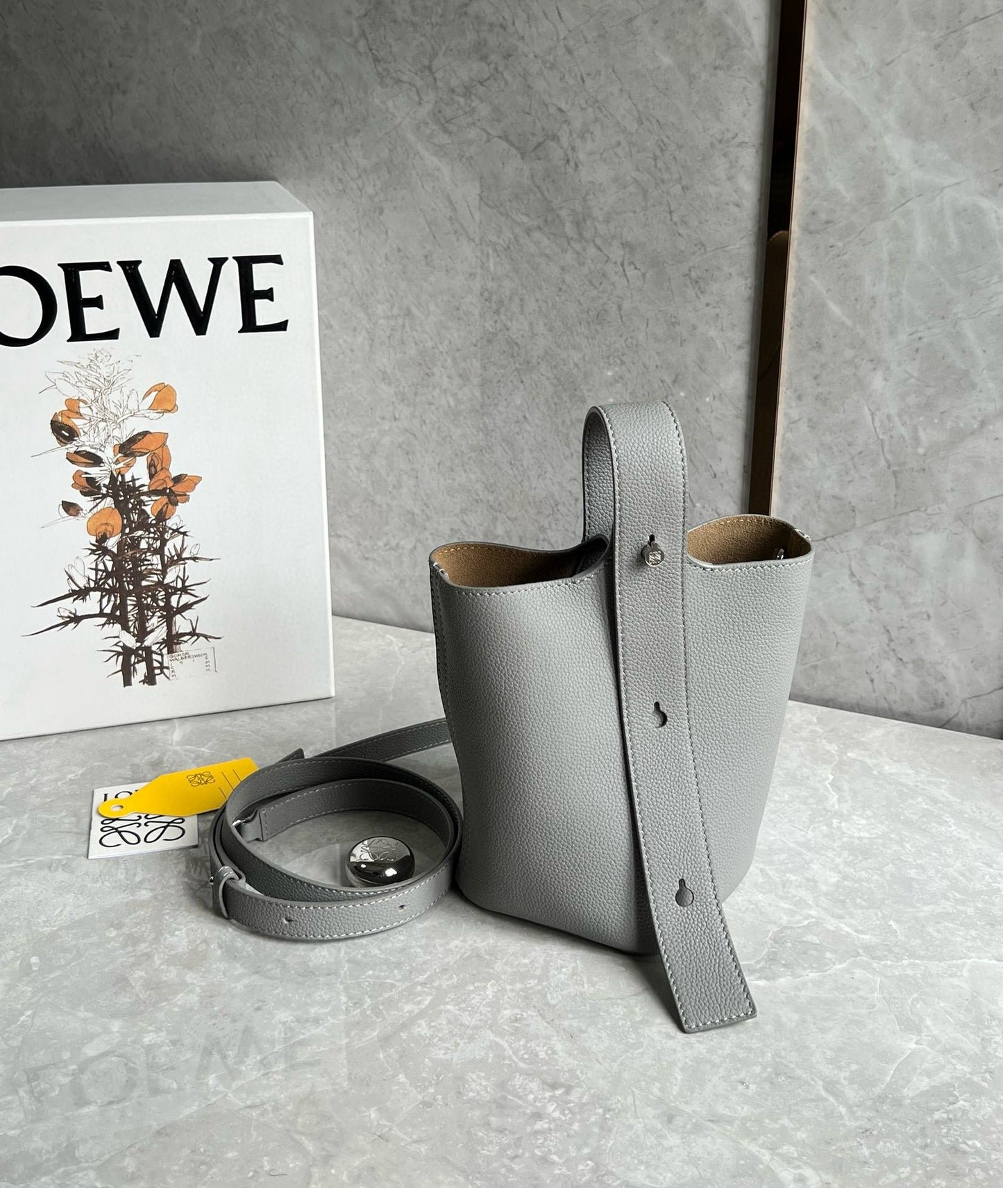 Loewe Pebble Bucket Bag(16x16x19.5cm)