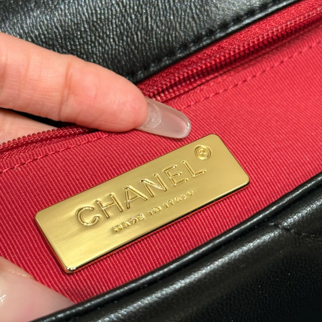 Chanel 19 Small