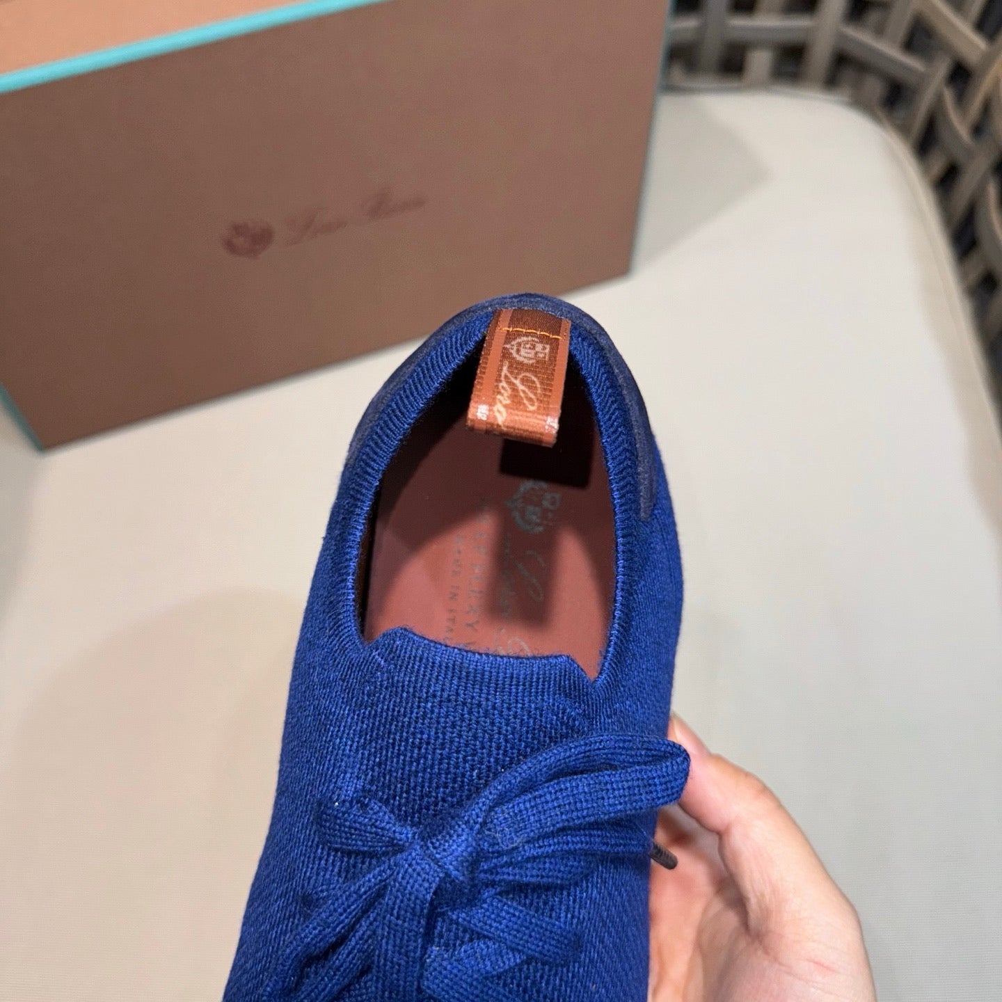 LP Sneakers