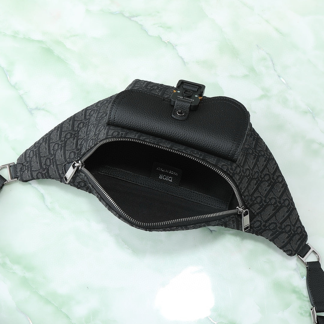 Dior Oblique Saddle Belt Bag