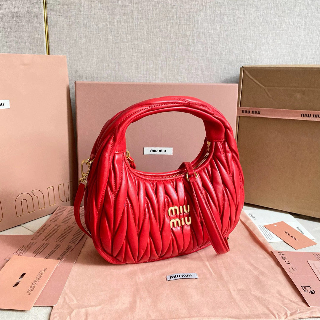 Miu Miu Wander Bag 20x23x6cm