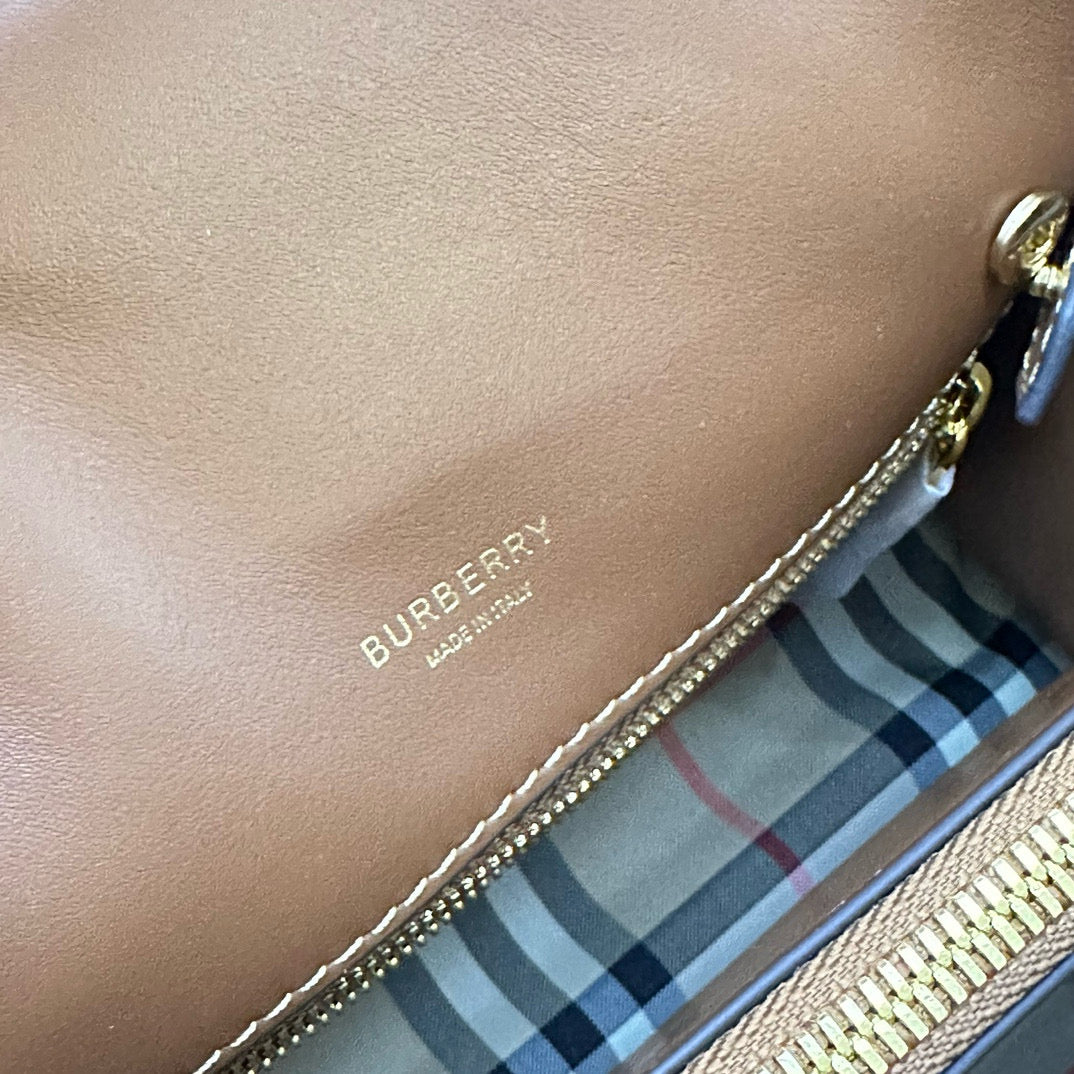 Burberry Vintage Two Handle Title Bag(26CM*13CM*20CM)