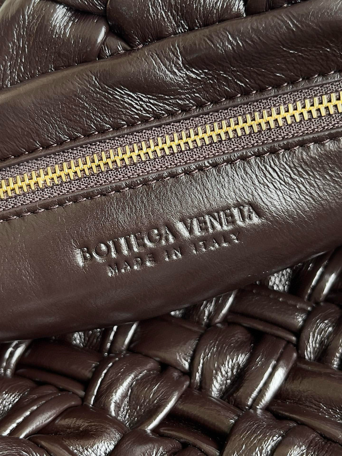 BV Kalimero Citta Shoulder Bag 25x18x5.5cm