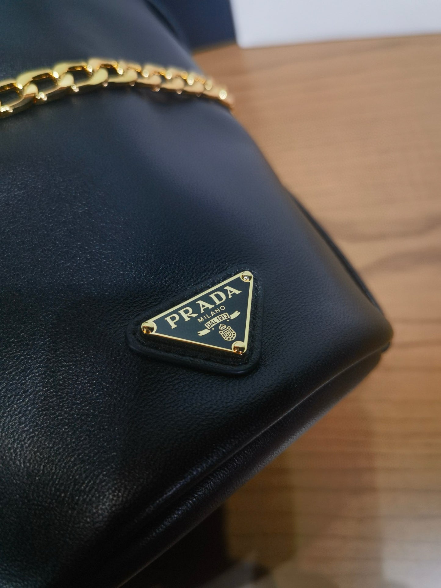 PD Petit Sac Noir Bucket Bag