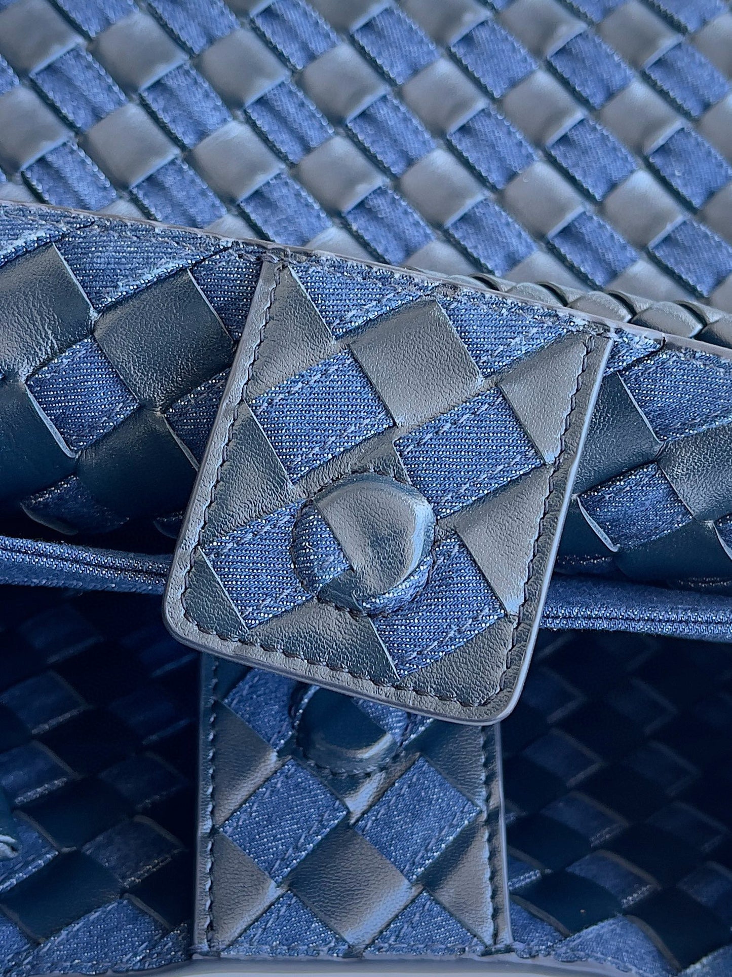BV Andiamo Handbag