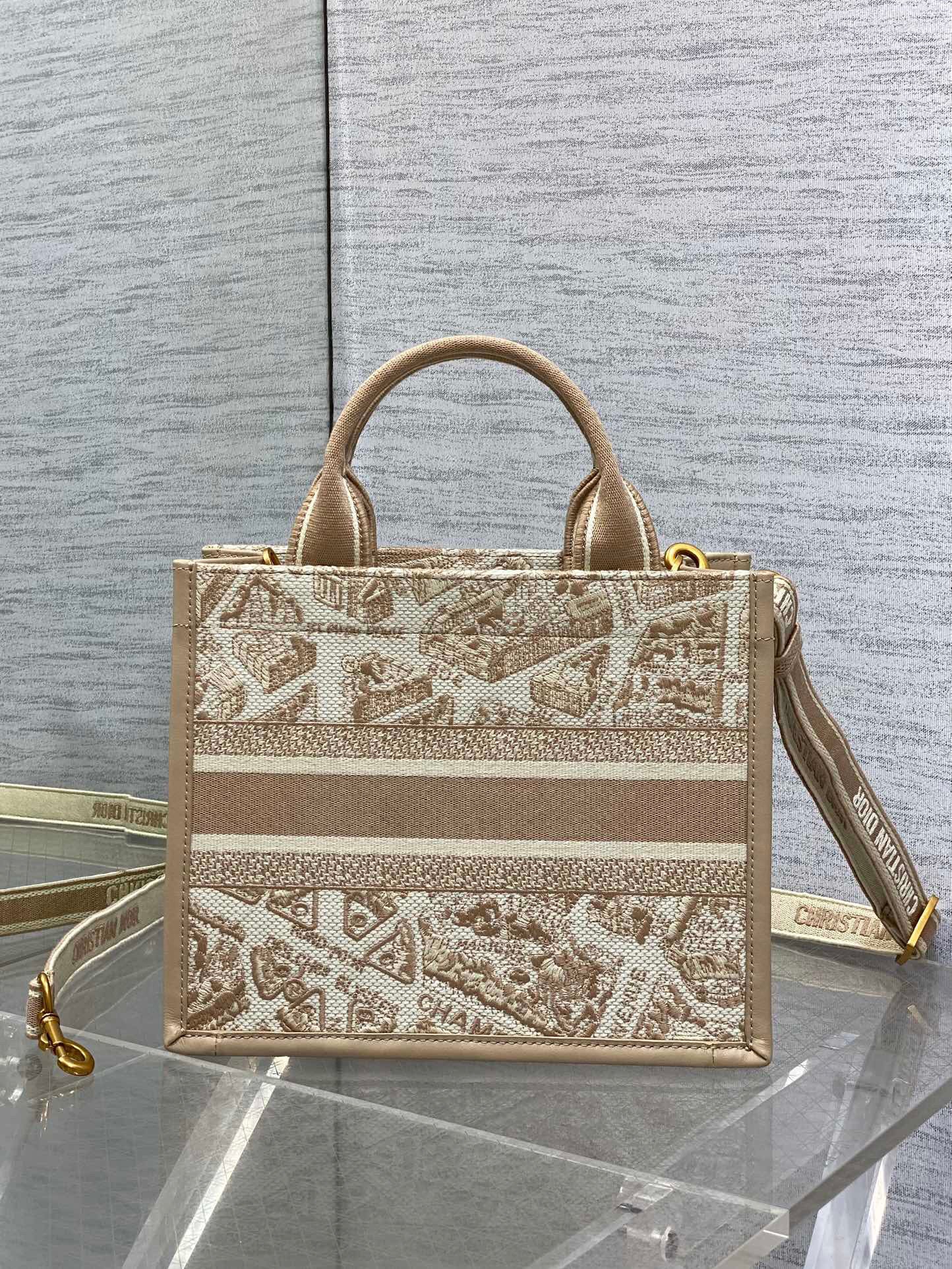 Dior Tote  26x12x21cm