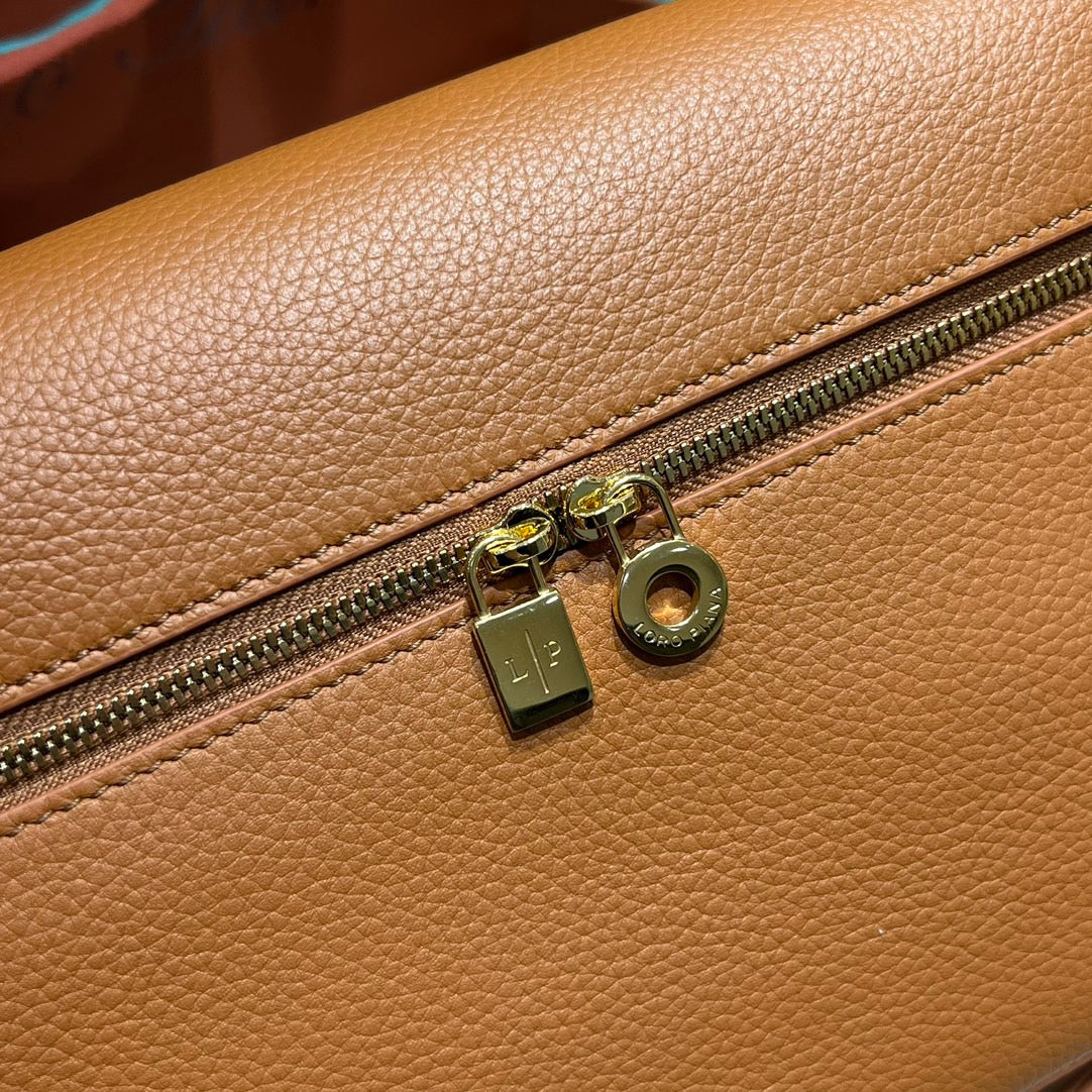 LP Extra Pocket L27 Handbag