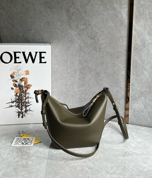 Loewe Hammock Hobo Bag(28x17x9.5cm)