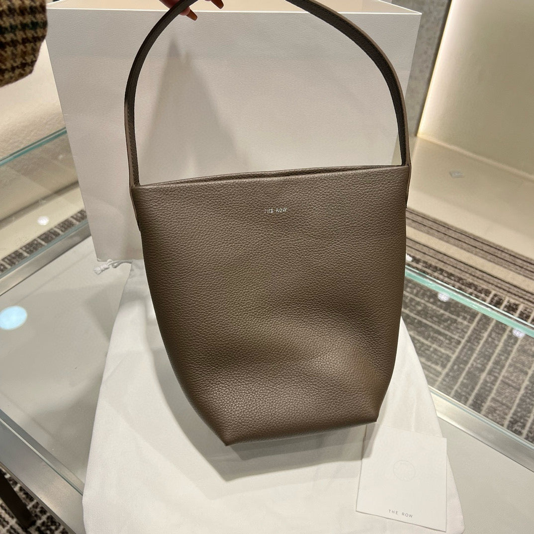 The Row Bucket Bag(24CM*22CM*11CM)