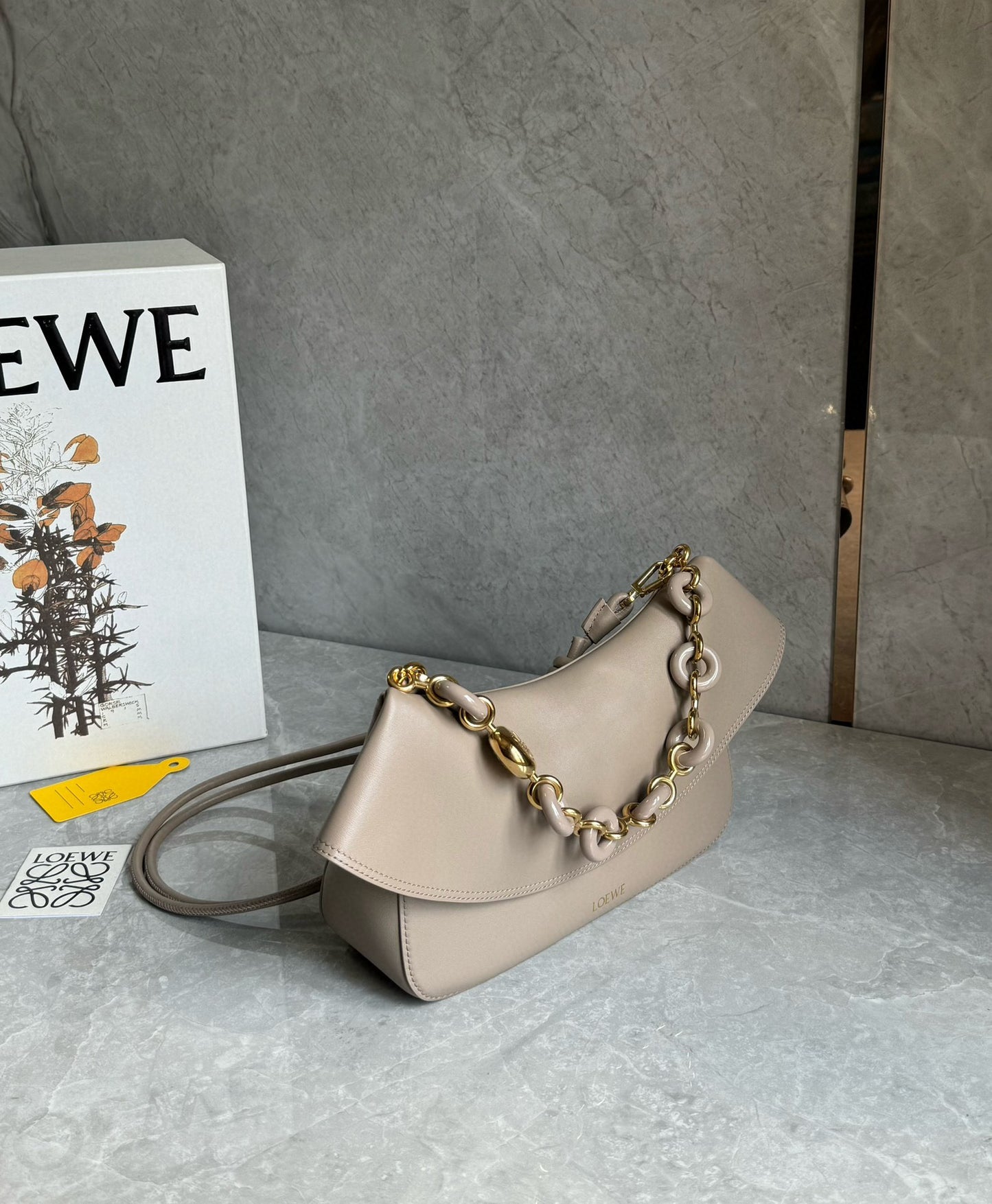 Loewe Ola Handbag(26x13x18cm)