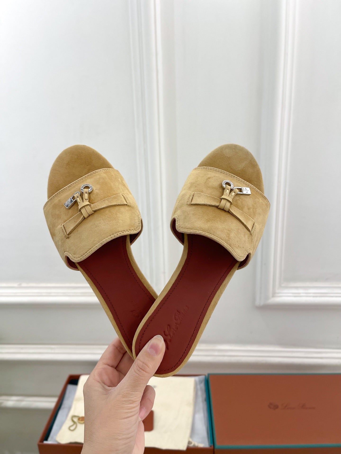 LP Sandals