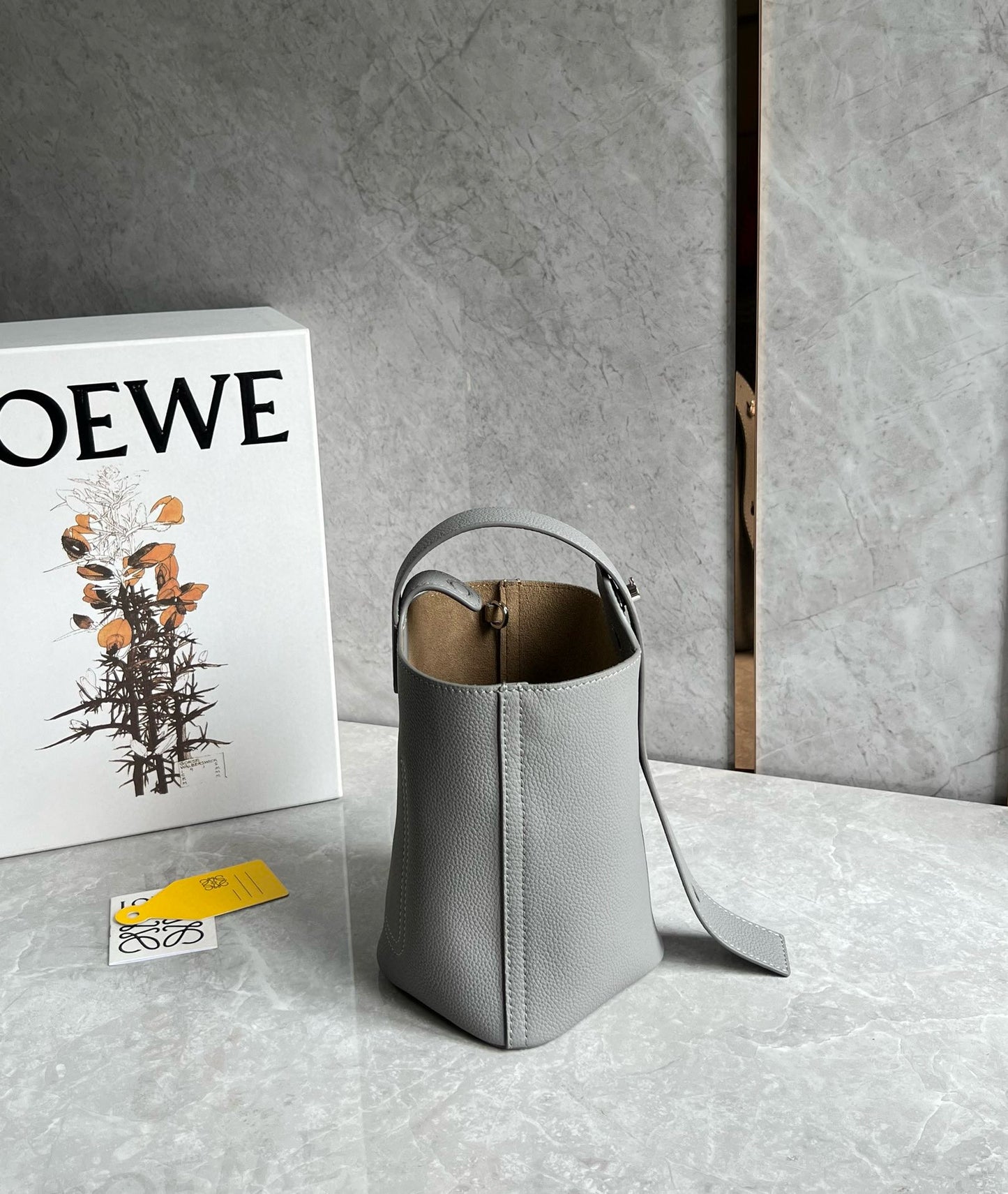 Loewe Pebble Bucket Bag(16x16x19.5cm)