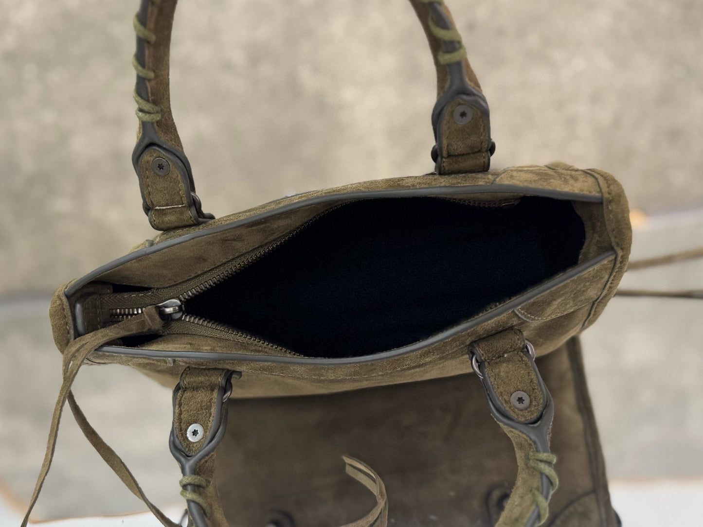 Balenciaga Handbag 24x15x10cm