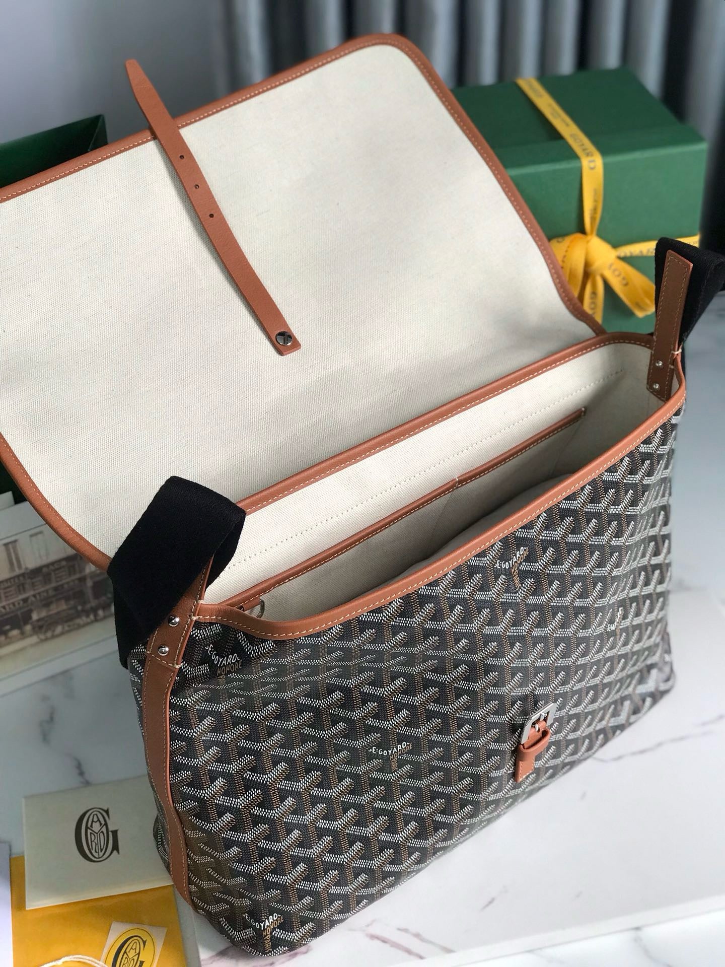 Goyard Messenger Bag 35x26x7.5cm