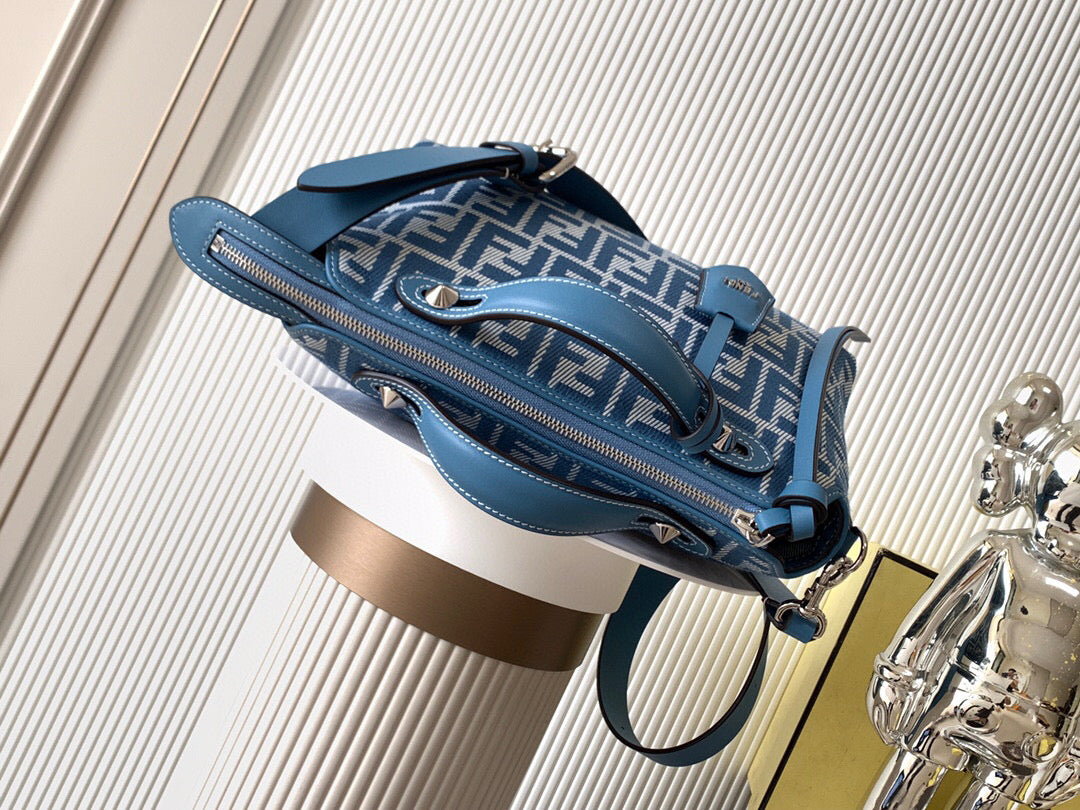 Fendi Sling bag (Medium)