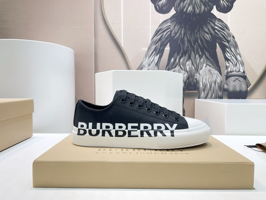 Burberry Sneakers