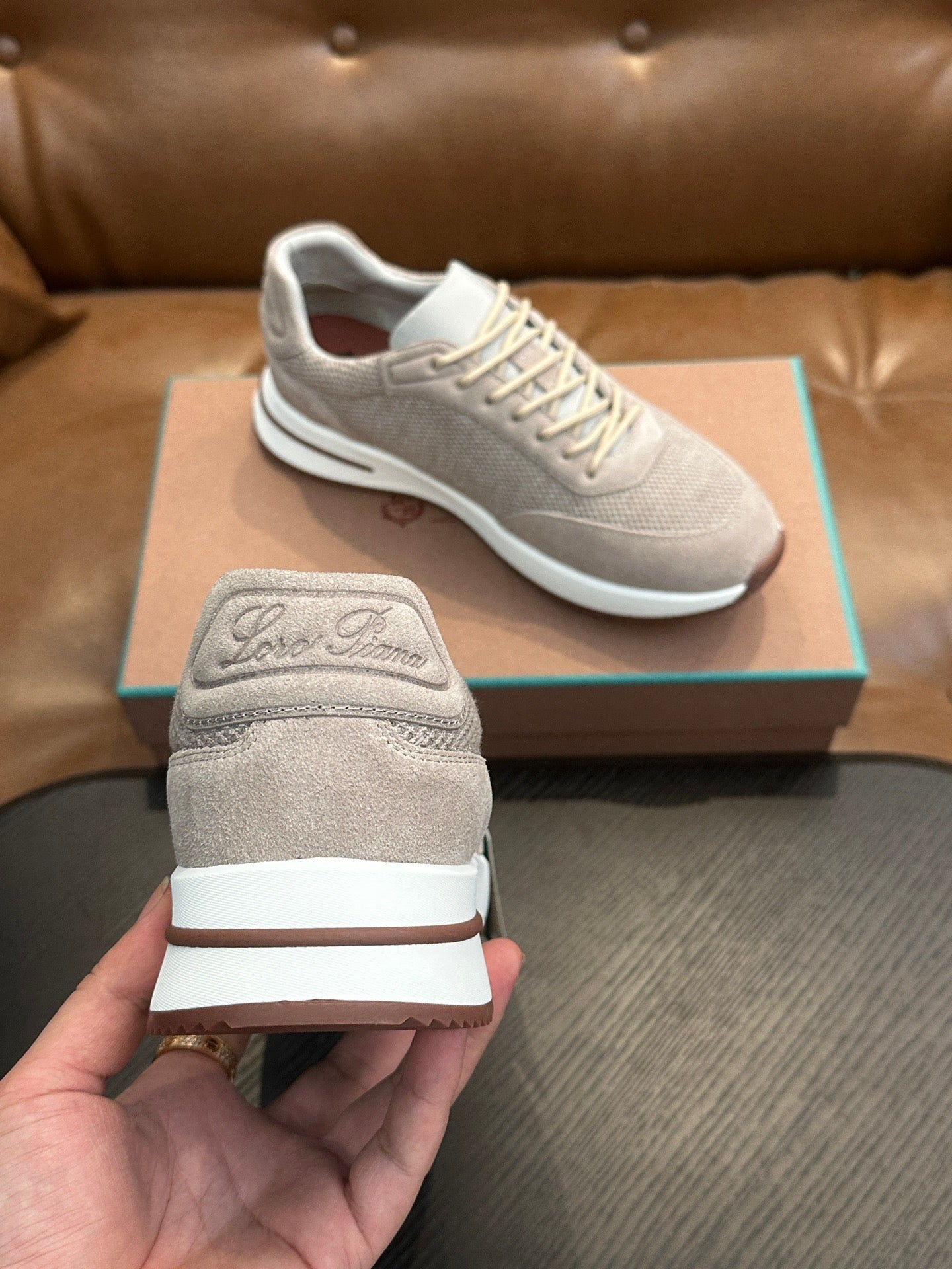 LP Sneakers