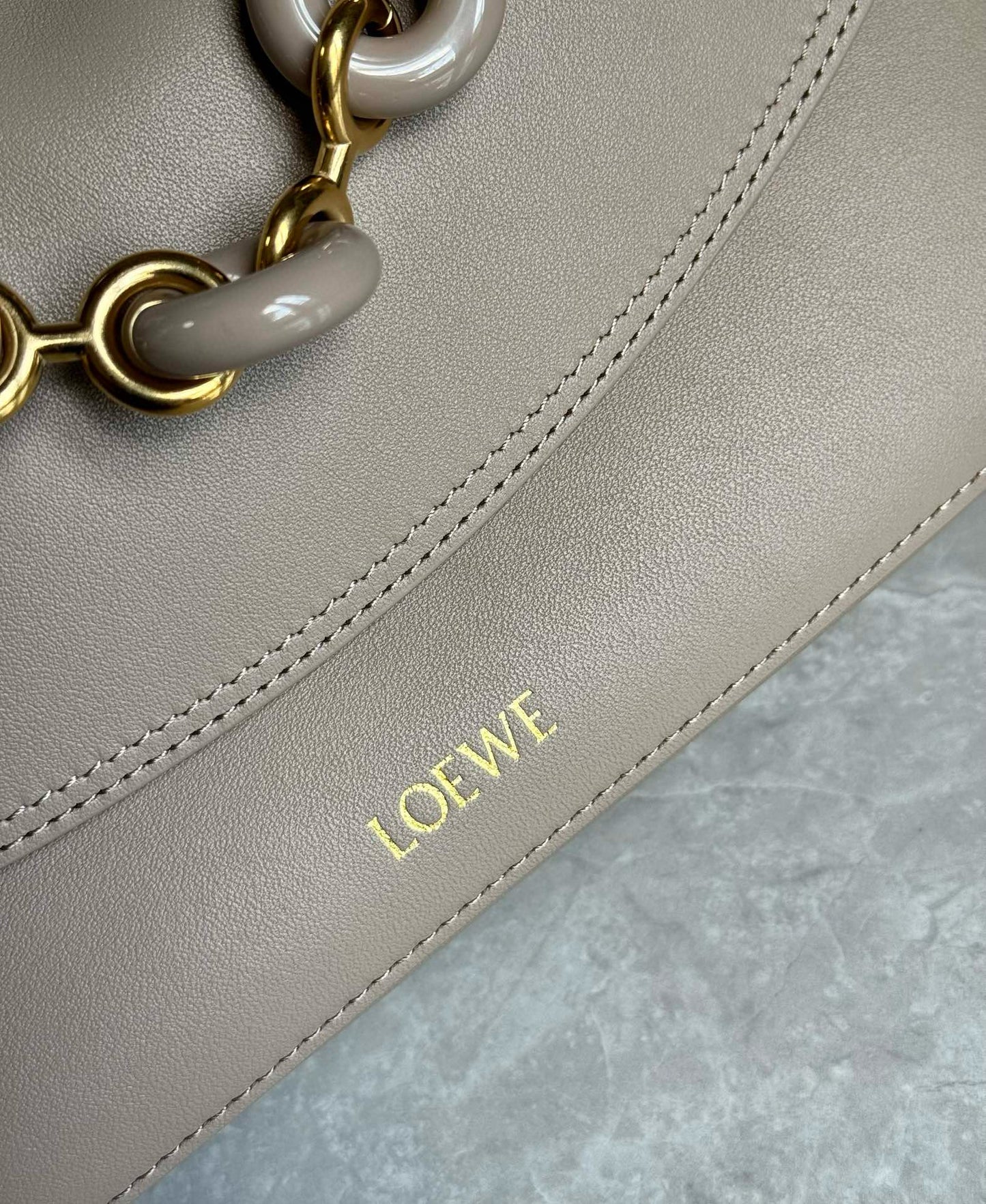 Loewe Ola Handbag(26x13x18cm)