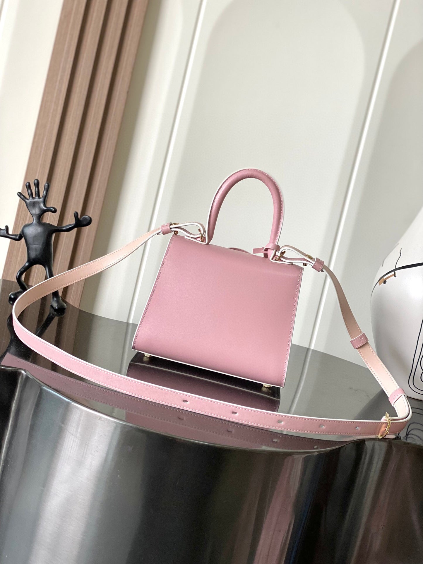 Delvaux Sling Bag (20＊10＊16 cm)