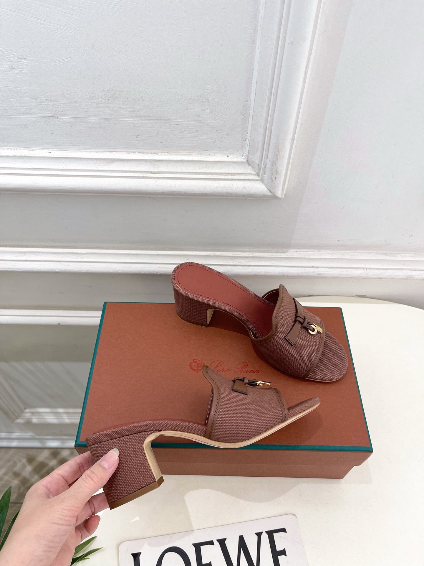 LP Sandals